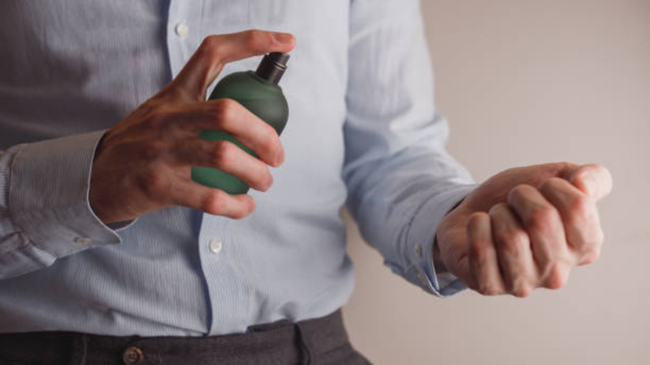 4 Parfum Pria yang Wanginya Lembut dan Tahan Lama Meski Berkeringat