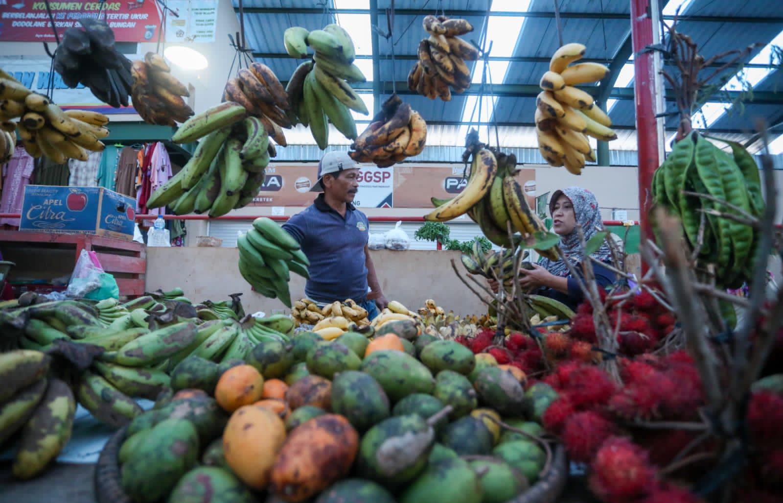 Ganjar Revitalisasi 79 Pasar di Jateng, Masyarakat Lebih Nyaman dan Tak Takut Terpeleset saat Berbelanja