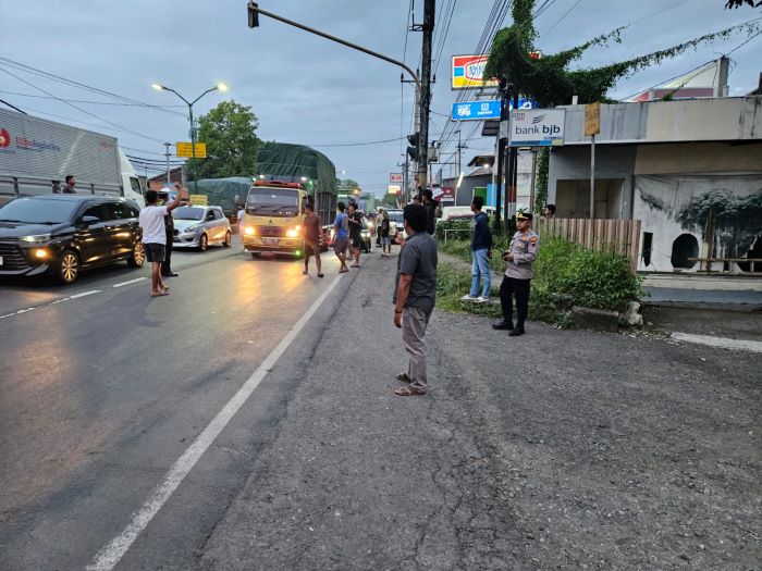 Tolak UU ODOL, Komunitas Sopir Truk Pekalongan Mogok di Pantura IBC Wiradesa Pekalongan