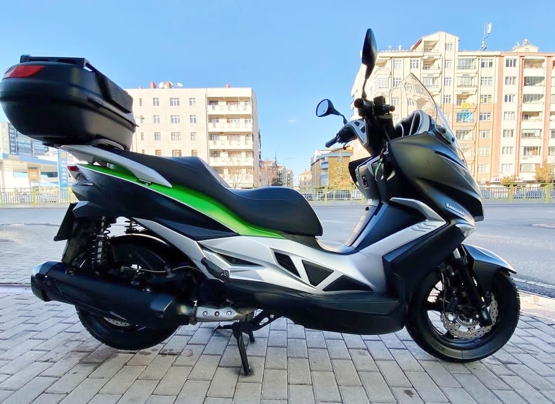 Kawasaki Ninja Matic 160 Hadir Sebagai Motor Matic Masa Depan dengan Banyak Kelebihan yang Ditawarkan!