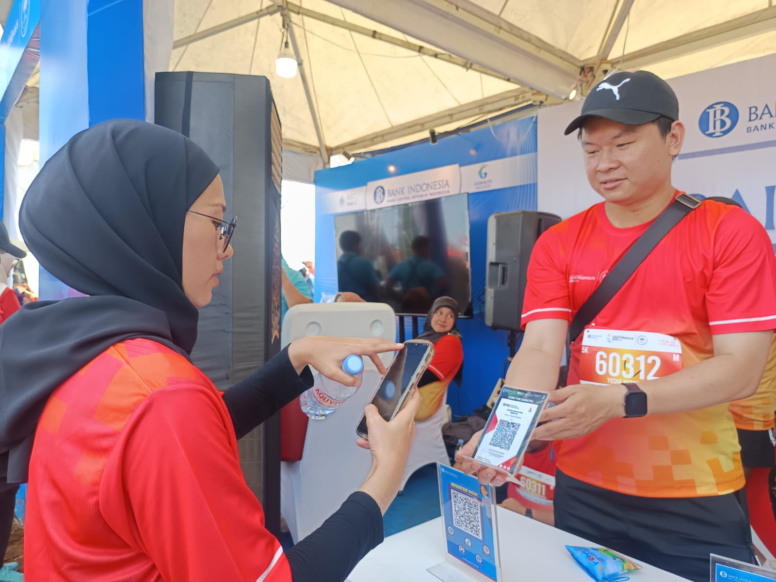 BI Tegal Fasilitasi Pelari Industropolis Run Donasi Aman dan Cepat untuk Banjir Sumatra lewat QRIS