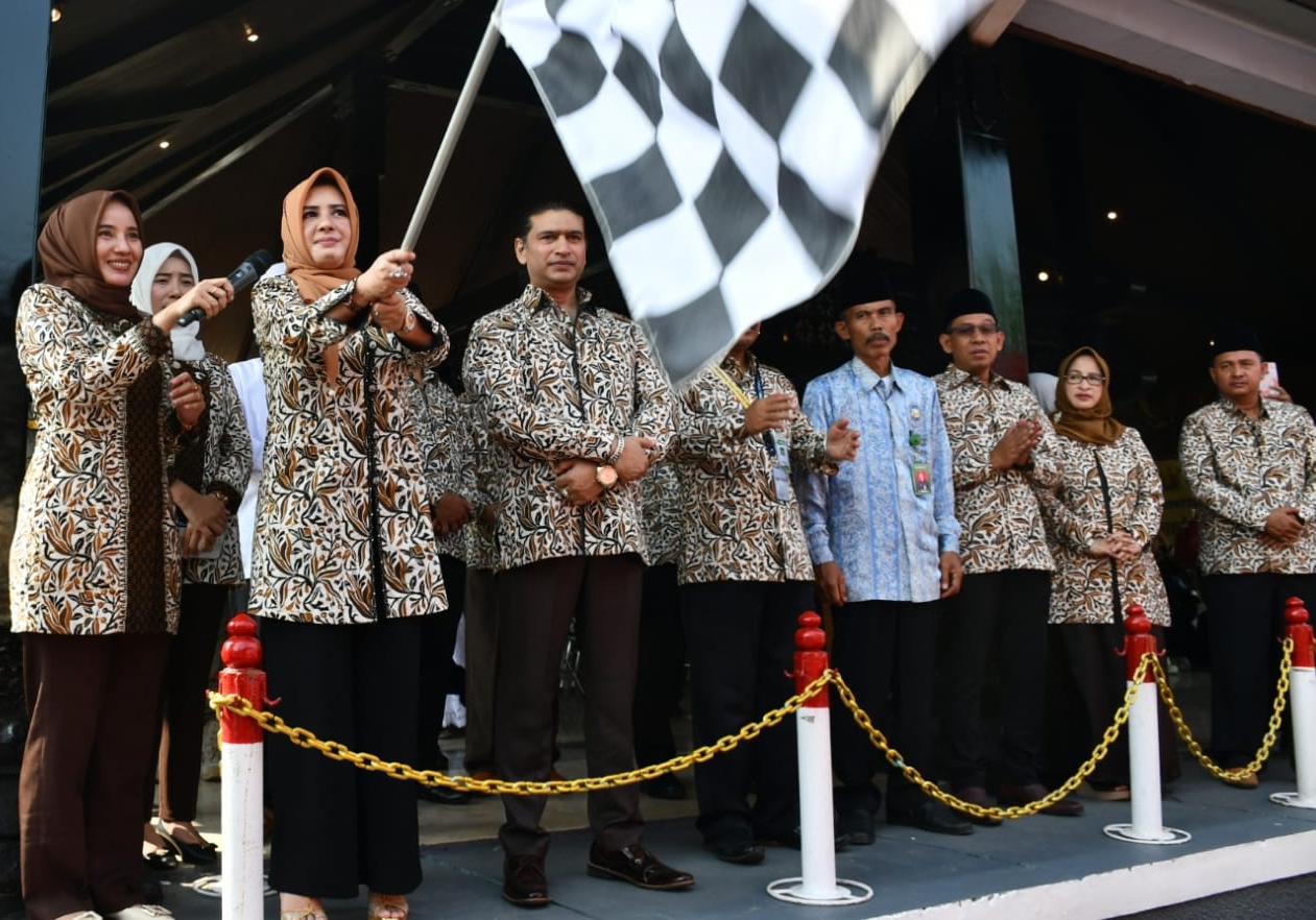 Bupati Pekalongan Fadia Arafiq Lepas Calon Jamaah Haji Kabupaten Pekalongan, Begini Pesannya... 