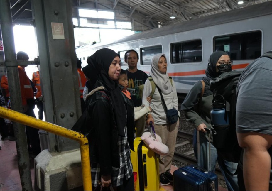 Puncak Arus Mudik, Penumpang Turun di Stasiun Pekalongan Tembus 3.930 Orang