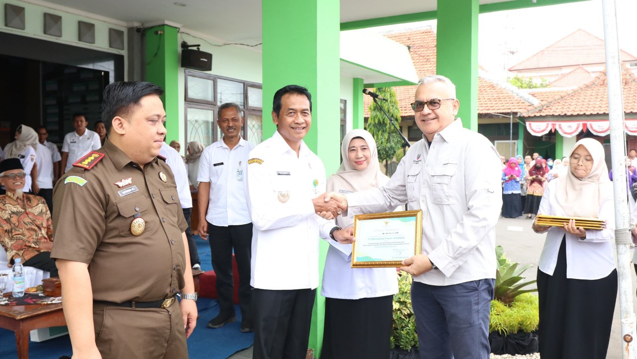 Bantu Warga Prasejahtera Terdaftar JKN, PT BPI Terima Penghargaan dari Dinkes Batang