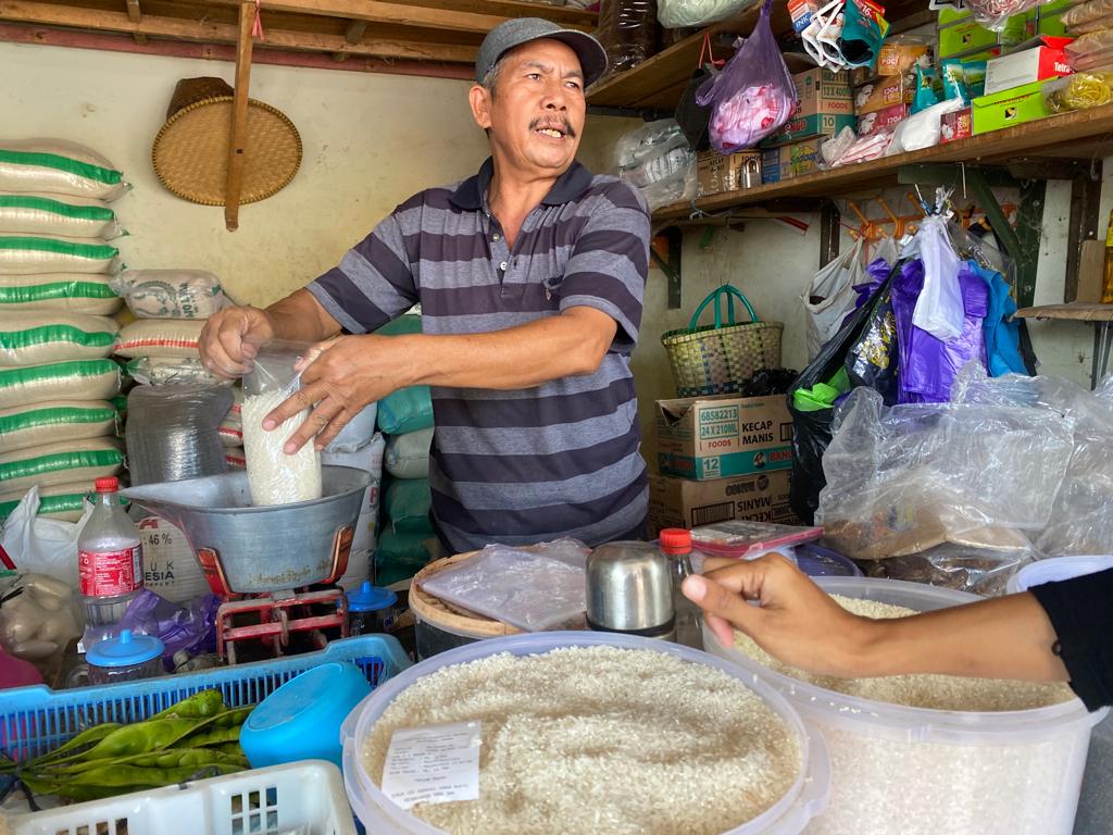 Harga Beras Rp14 Ribu Per Kilo, Pedagang : Bukan Naik Lagi Tapi Ganti Harga