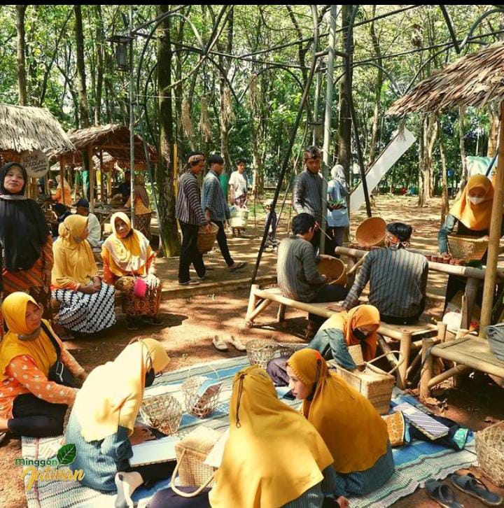 Keunikan Wisata Minggon Jatinan di Kabupaten Batang, Belanja dengan Uang Kepeng, Hanya Ada Hari Minggu Saja