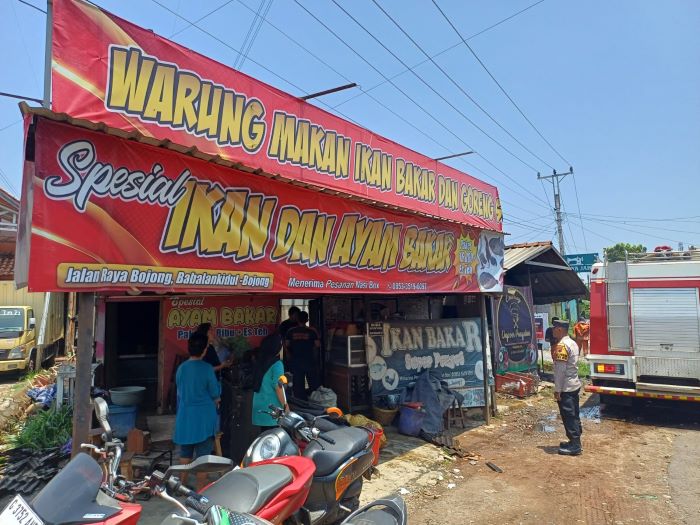 Lupa Matikan Tungku Perapian, Warung Makan Ikan Bakar di Bojong Pekalongan Terbakar