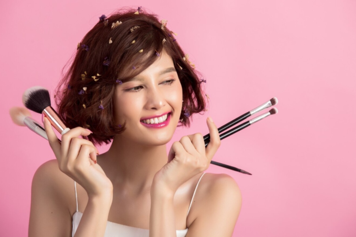 7 kesalahan Makeup bagi Pemula, nomor 3 sering dilewatkan  