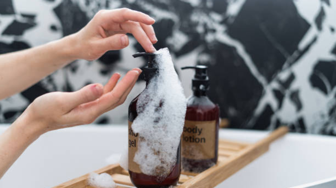 Begini Cara Memilih Sabun Mandi yang Cocok untuk Kulit Kering