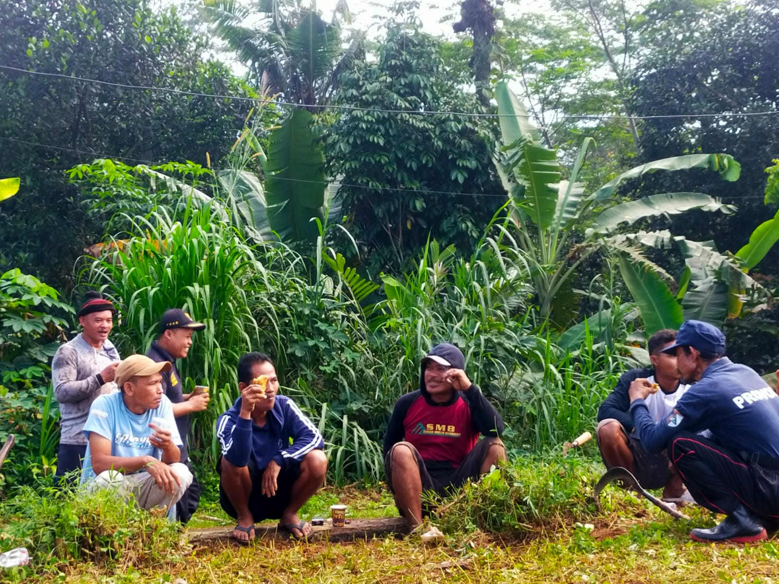 Sambut Ramadan, SMPN 2 Bandar Giatkan Jumat Bersih dengan Paguyuban Orang Tua