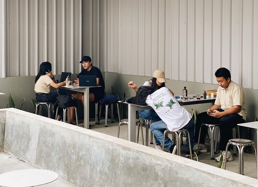 Vibesnya Bikin Betah, 5 Coffee Shop Cozy di Bandung Ini Harus Kamu Coba, Ada Banyak Pilihan Menunya!
