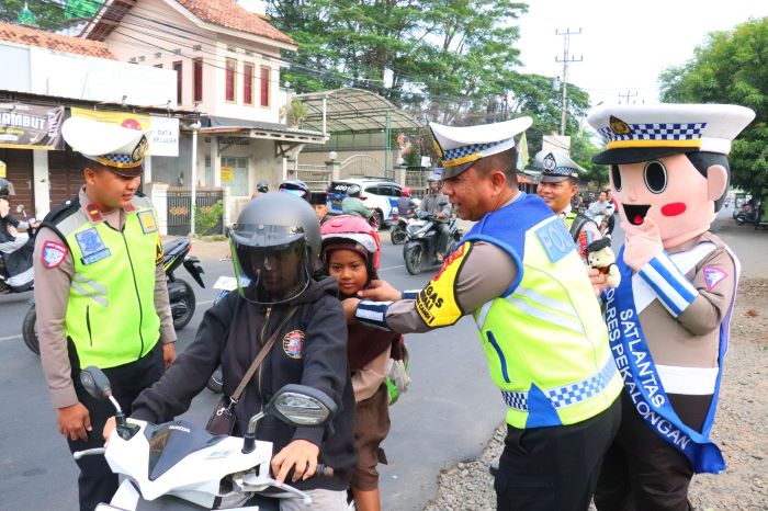 Sosialisasi Operasi Zebra Candi 2024 di Wonopringgo, Satlantas Polres Pekalongan Beri Teguran Simpatik