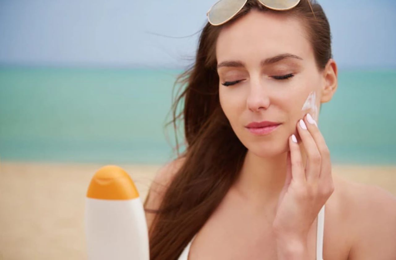 3 Rekomendasi Sunscreen untuk Kulit Kusam dan Kering yang Terbaik, Mulai 20 Ribu Aja