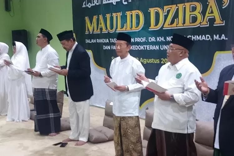 Doakan Kesusksesan Ganjar Pranowo, Ulama Jateng Gelar Maulid Dziba