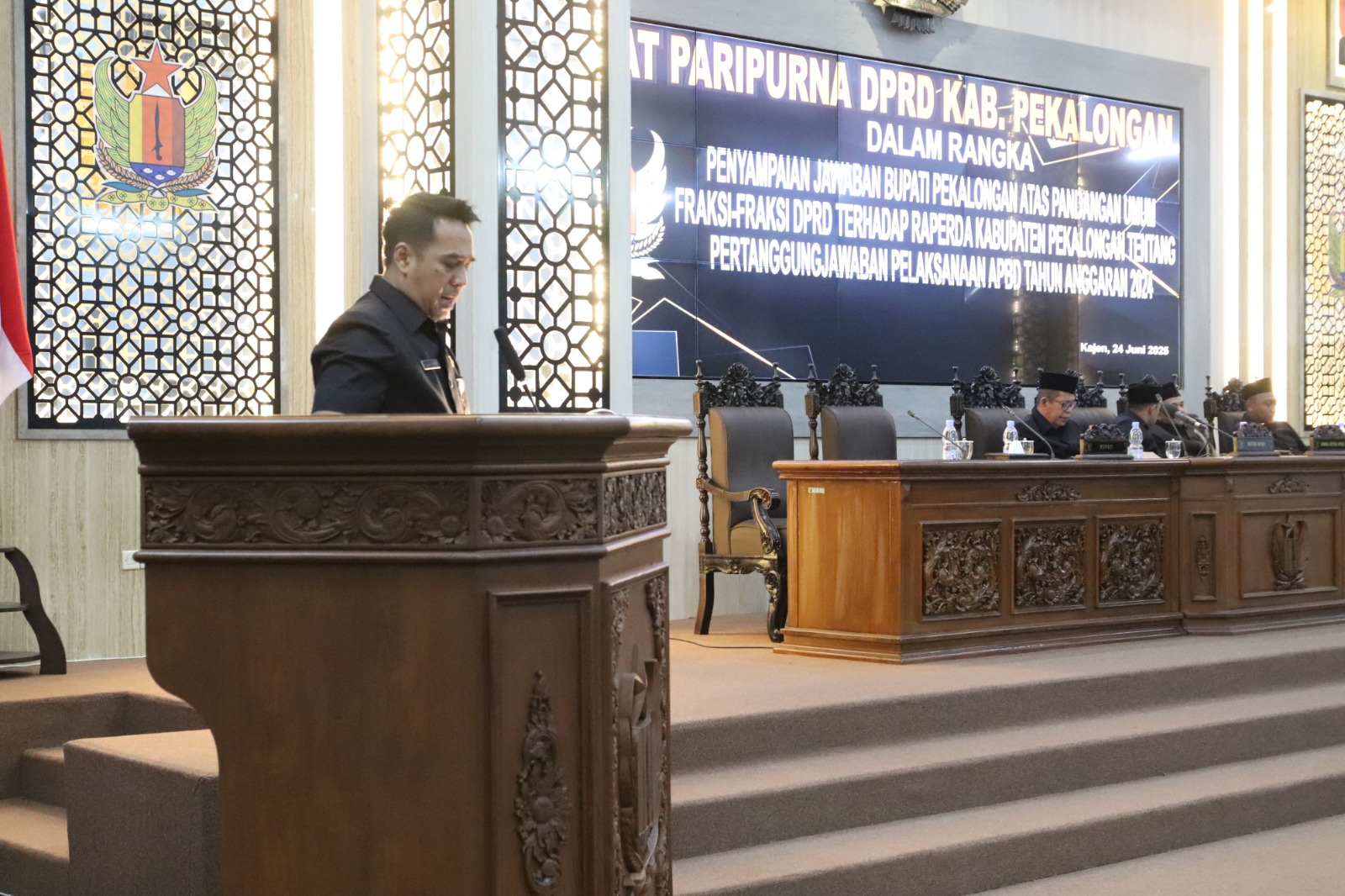 Jawaban Bupati Pekalongan Atas Pandangan Umum Fraksi-fraksi Terhadap Raperda Pertanggungjawaban APBD 2024