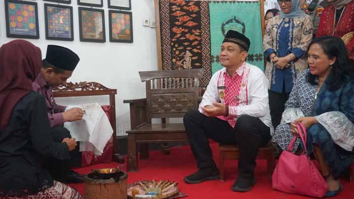 Lestari Batik, Pemkot Pekalongan Inisiasi Pembentukan Kabid Perbatikan