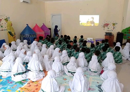 Outing Class, Kelas 1 SD Muhammadiyah Kajen Kunjungan Perpusda Kabupaten Pekalongan