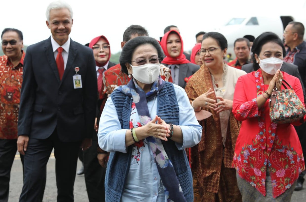 Megawati Hadiri Pelantikan Wali Kota Semarang, Ganjar : Selamat Datang Sosok yang Sangat Kita Rindukan