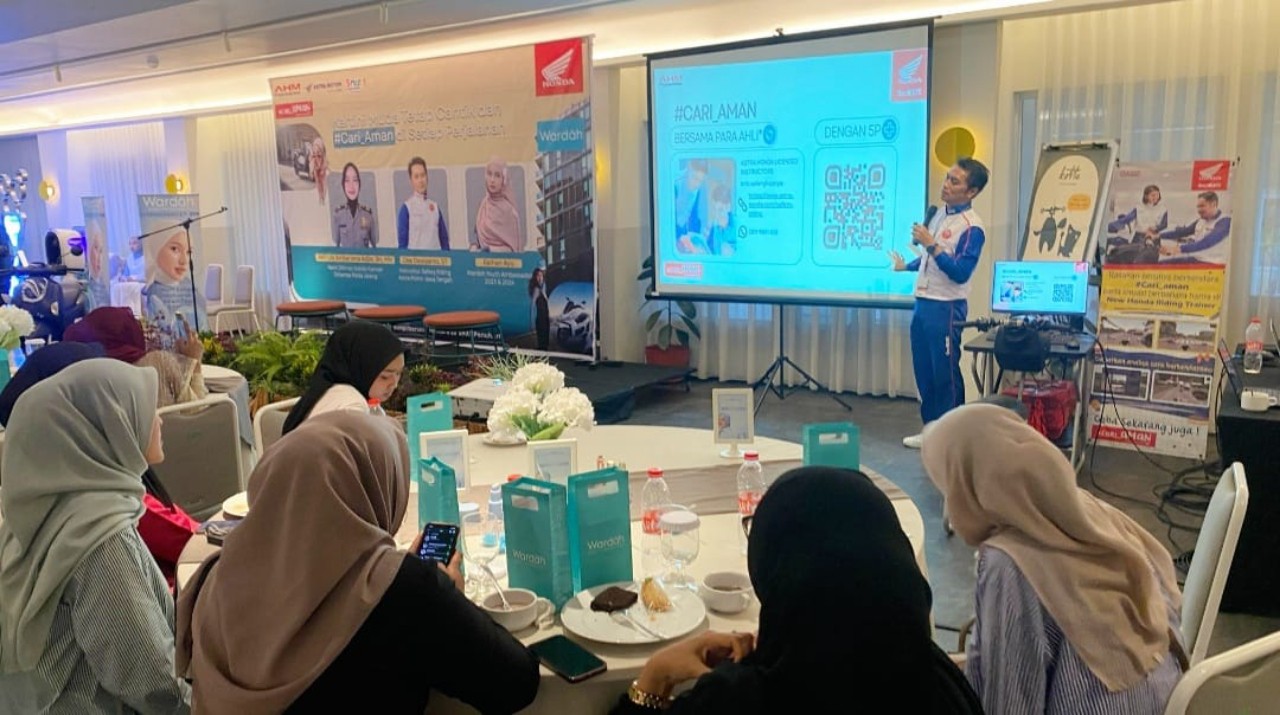 Perempuan Harus Pintar Berkendara Dan Tetap Tampil Cantik 