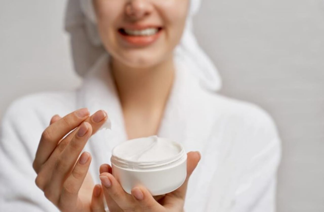 3 Rekomendasi Krim Wajah untuk Mengembalikan Wajah yang Terlihat Tua, Kulit Auto Kencang