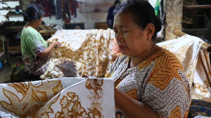 Pengrajin Batik Pekalongan Raya Terancam Punah 10 Tahun Lagi, Mamik Desak Pemerintah Segera Bertindak