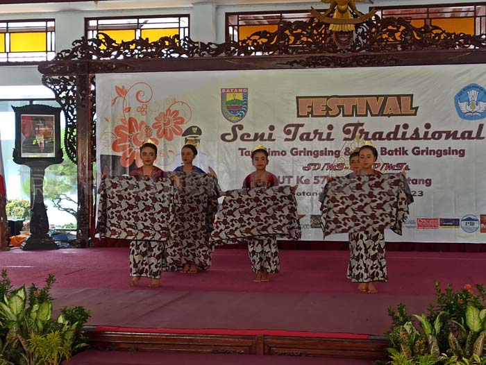 27 Kelompok Meriahkan Festival Tari Batik Gringsingan