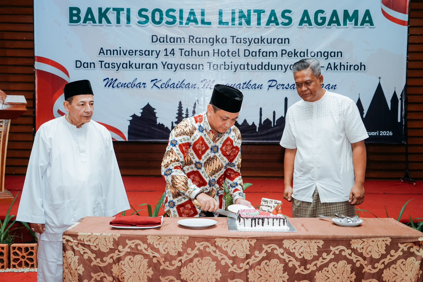  Wujud Nyata Toleransi, Bakti Sosial Lintas Agama Warnai Anniversary Hotel Dafam Pekalongan
