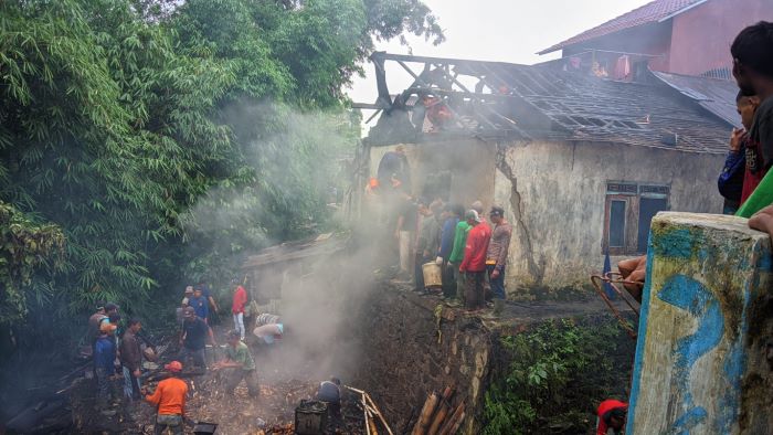 Rumah dan Kandang di Desa Klesem Kabupaten Pekalongan Terbakar, 5 Ekor Kambing Mati