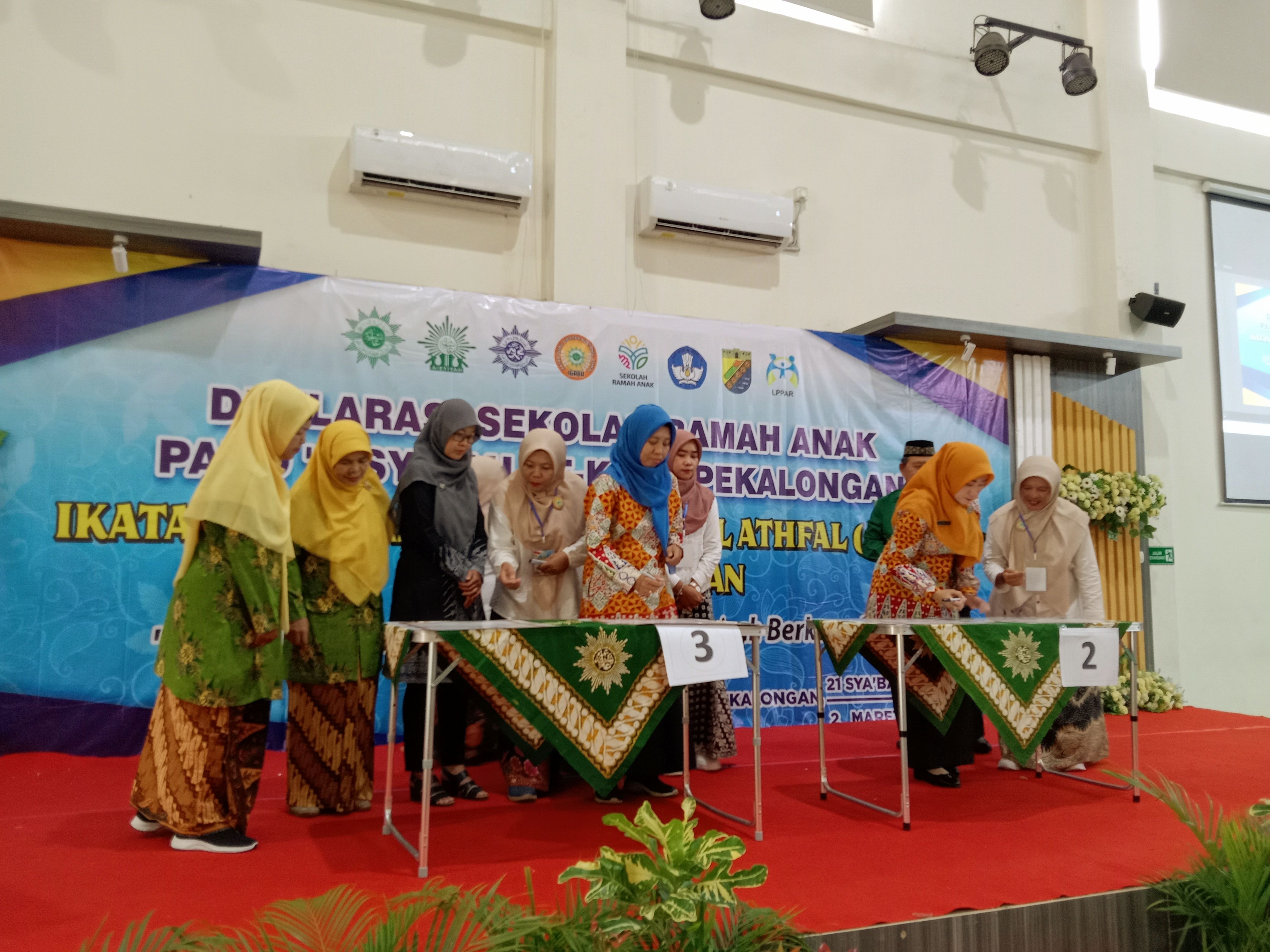 30 PAUD Aisyiyah se- Kota Pekalongan Lakukan Deklarasi Sekolah Ramah Anak Serentak