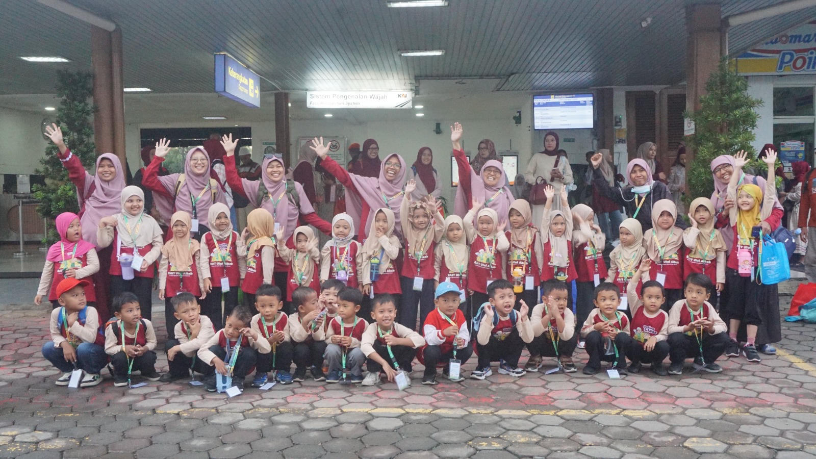 Outing Class RAIT Ulul Albab Pekalongan: Petualangan Edukatif Mengenal Kendaraan, dari Stasiun hingga Lanumad