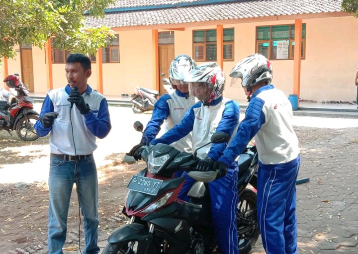 SMK Yapenda 2 Komitmen Penuhi Kebutuhan Industri 