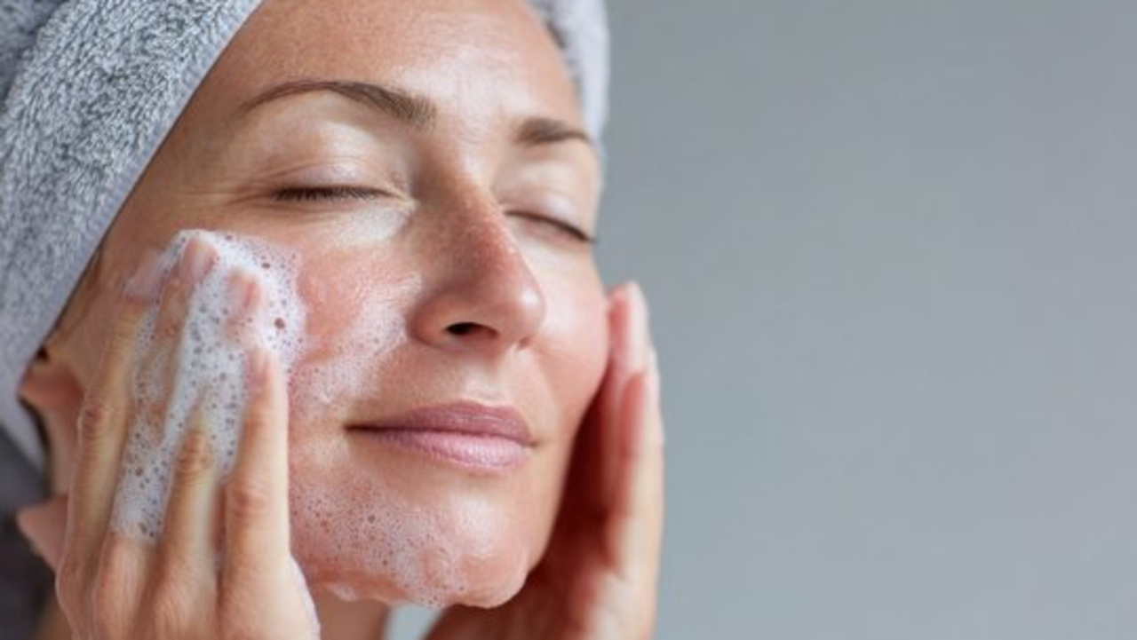 5 Sabun Cuci Muka yang Bagus Untuk Ibu Rumah Tangga, Serba Murah Meriah