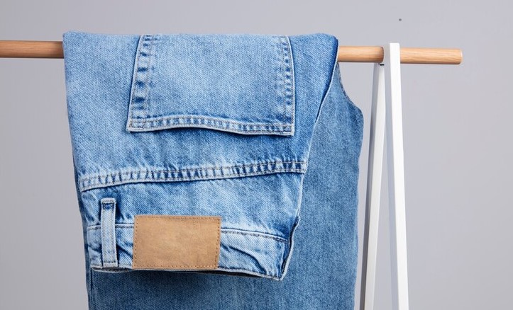Awas Jangan Keliru! Begini Langkah yang Tepat Mencuci Jeans di Mesin Cuci agar Bersih dan Tidak Rusak