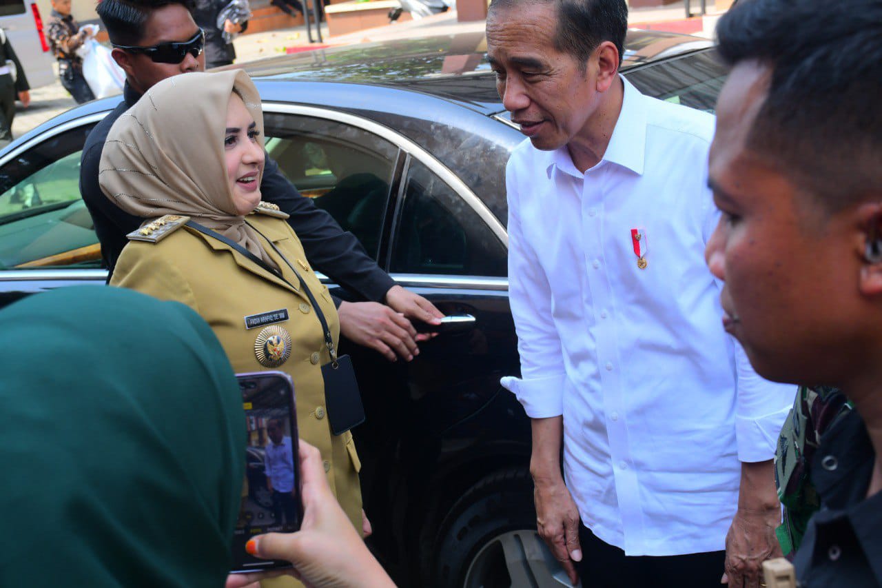 Bupati Fadia Arafiq Terimakasih Presiden Jokowi Beri Bantuan Mobil Listrik untuk SMK di Kabupaten Pekalongan