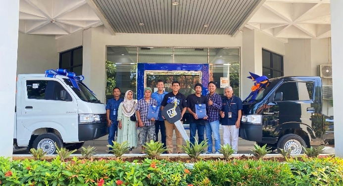 BRI Cabang Pekalongan Serahkan Dua Unit  Mobil Pickup ke Pemenang Grandprize Undian Simpedes