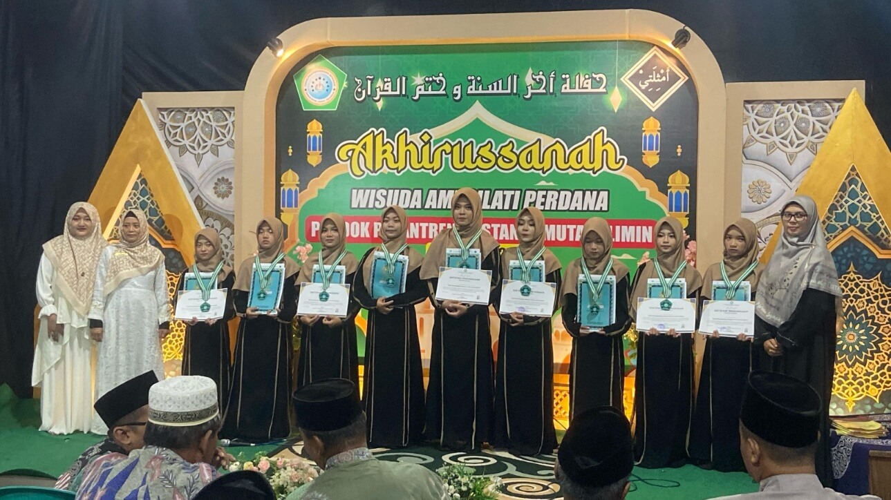 Wisuda Amtsilati Perdana Ponpes Bustanul Muta’allim, Santriwati Usia 13 Tahun Sudah Mahir Kitab Kuning