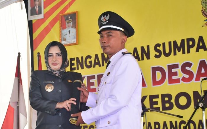 Suhartono Dilantik jadi Kepala Desa Antar Waktu Desa Kebonrowopucang, Ini Pesan Bupati Pekalongan Fadia 