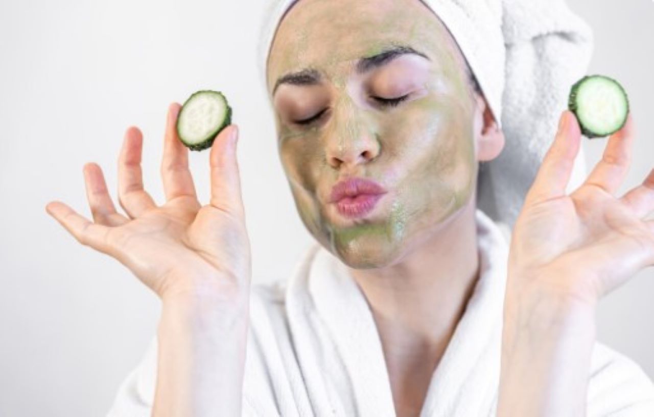 3 Cara Perawatan Jerawat yang Meradang di Rumah dengan Bahan Alami Saja