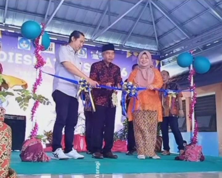 Dies Natalis ke-56 SMPN 1 Sragi, Semarakkan Prestasi dan Kepedulian Sosial