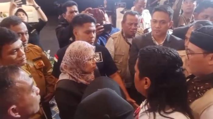 2 Massa Pendukung Debat Paslon Bupati Pekalongan Bersitegang, Putri Cawabup Amin Diduga Alami Pemukulan