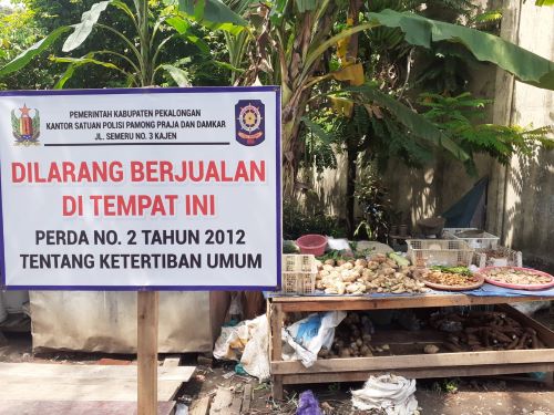 Pasar Krempyeng Muncang Ditutup, Pedagang dari Desa Mrican Kelimpungan