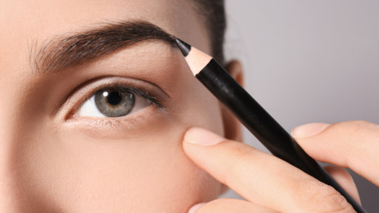 5 Pensil Alis Rekomendasi MUA yang Bagus dan Tahan Lama, Serba Produk Lokal