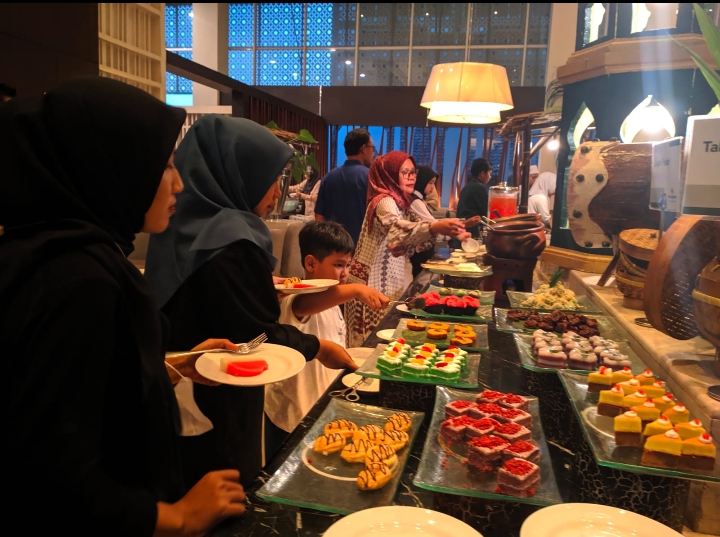 Bukber Semarak Ramadan di Hotel Santika Pekalongan, Makan Sepuasnya Cukup Rp138 Ribu/Pax