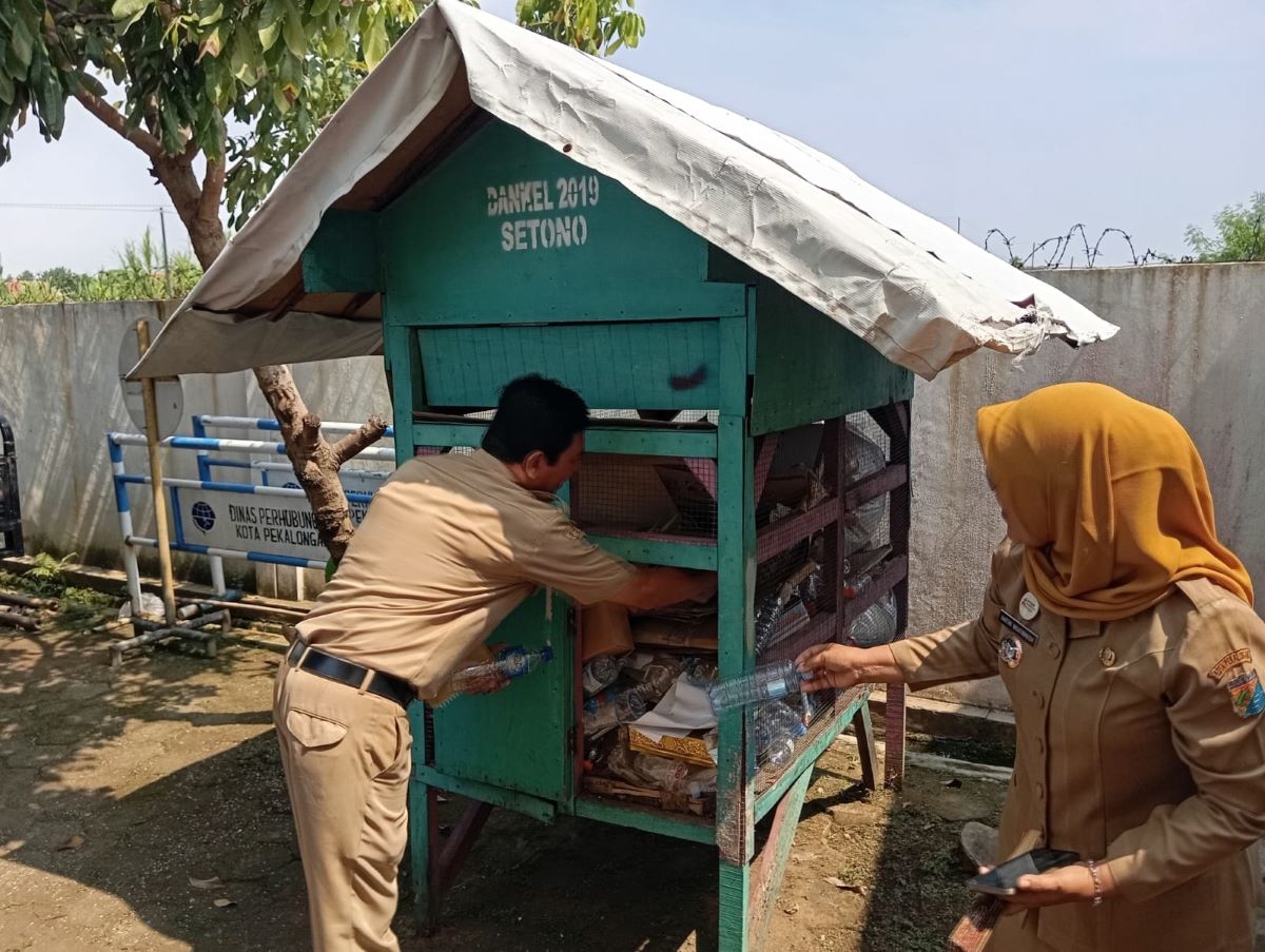 Hadapi Darurat Sampah, Kelurahan Setono Pekalongan Sediakan TDPS & Gencarkan Edukasi Warga!