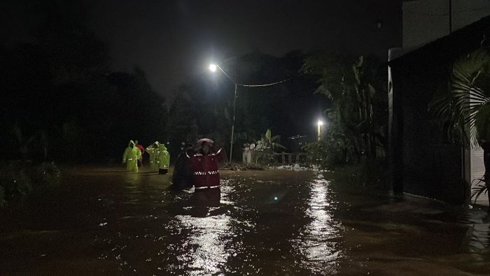 Cuaca Ekstrem Terjang Pekalongan, Longsor Tutup Jalan, Banjir Rendam Permukiman hingga 1 Meter