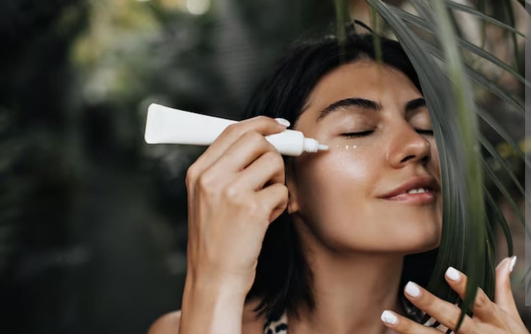 Sunscreen Terbaik untuk Flek Hitam di Tahun 2023! Efektif Hilangkan Flek Hitam dan Bikin Wajah Cerah