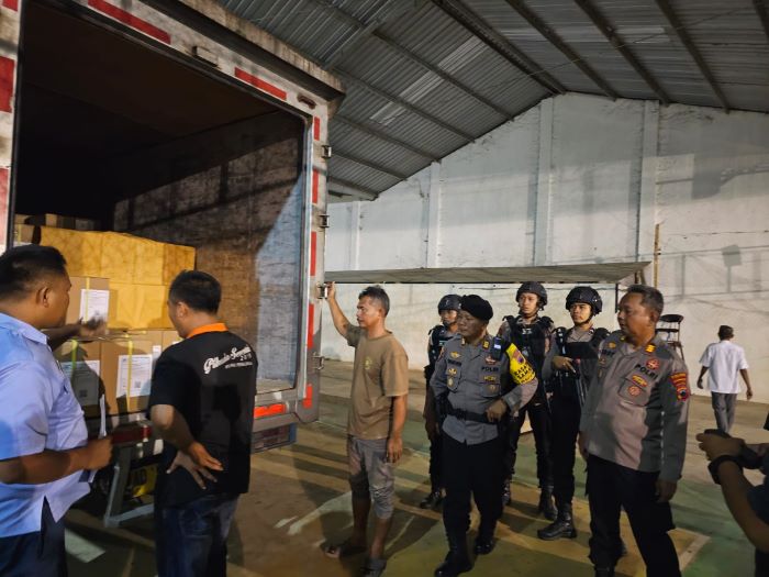 Polres Pekalongan Kawal dan Amankan Kedatangan Logistik Pemilu 2024