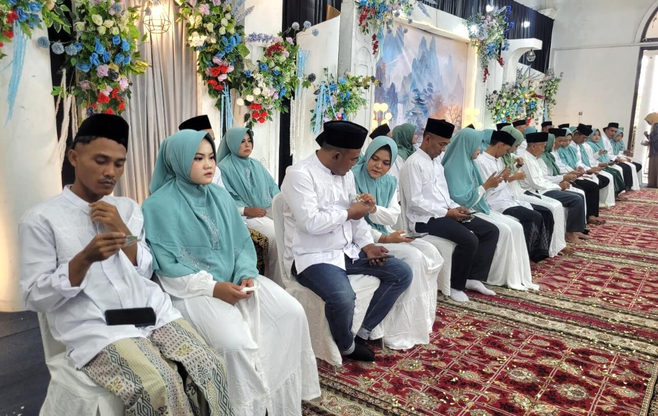 20 Pasangan Ikuti Nikah Maulid di Kanzus Sholawat Pekalongan, Peserta Tertua Berusia 77 Tahun