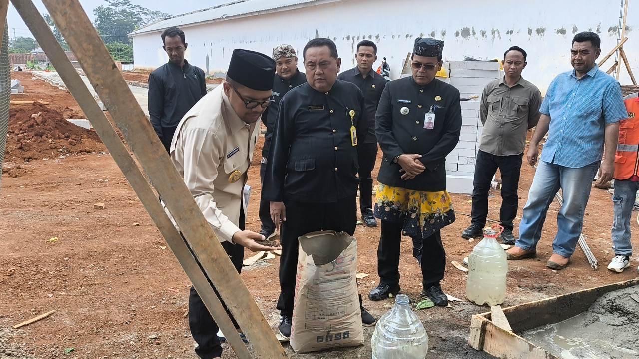 Sidak Pembangunan Alun-Alun Bandar, Bupati Batang Optimis Tepat Waktu dan Beri Dua Catatan
