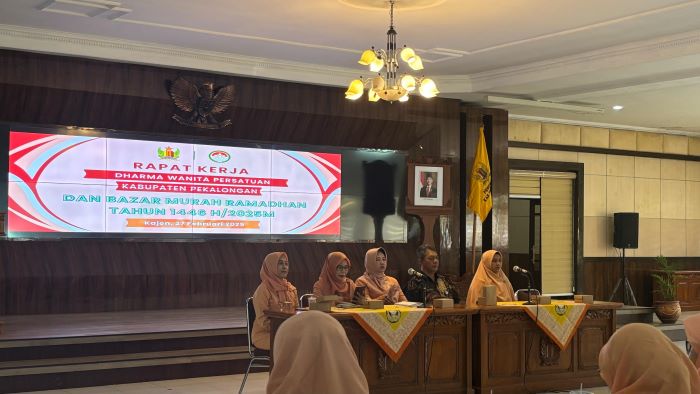 Rapat Kerja DWP Kabupaten Pekalongan, Diramaikan Bazar Murah Ramadhan 1446 H dan Cek Kesehatan Gratis 